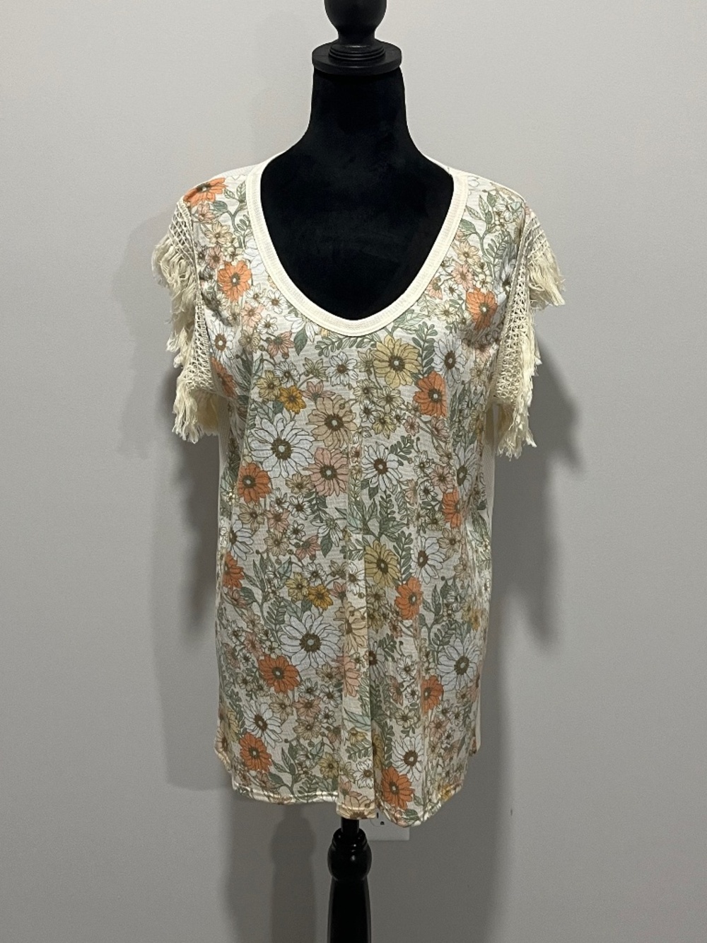 Bibi Fringe Floral Short Sleeve Top Size XL NWT